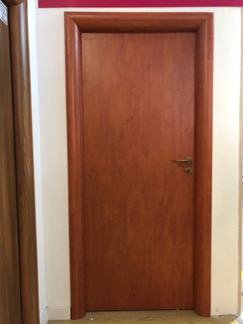 Bellacasa Ro Usi Interior Parchet Gresie Faianta Bucatarii